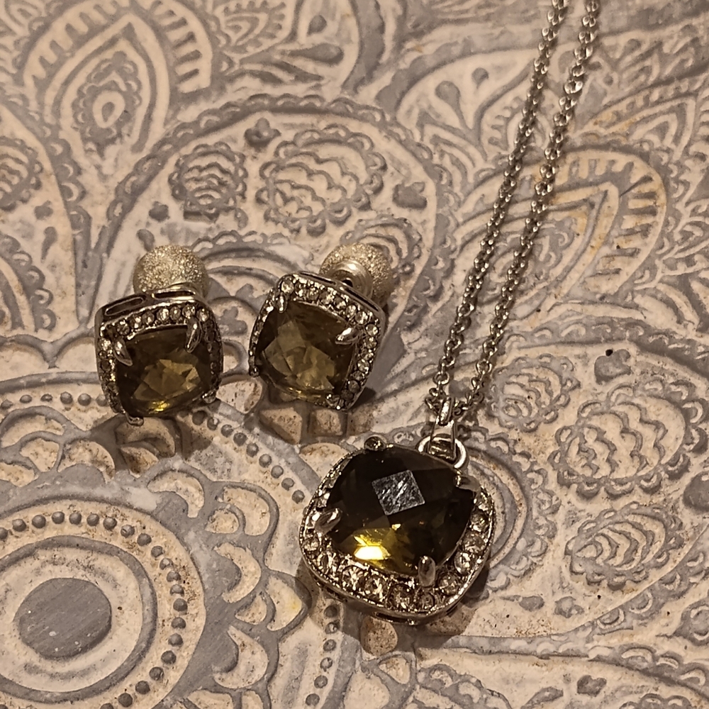 Elegant Silver and Gold Jewelry Set